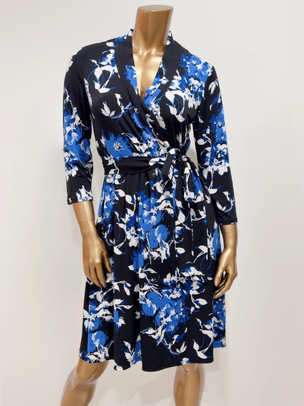 Liz Claiborne Women's Blue Floral Print Knit Faux Wrap Dress Size M